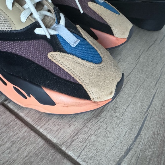 Yeezy boost 700 ‘Enflame amber’ size 8 - Picture 8 of 9